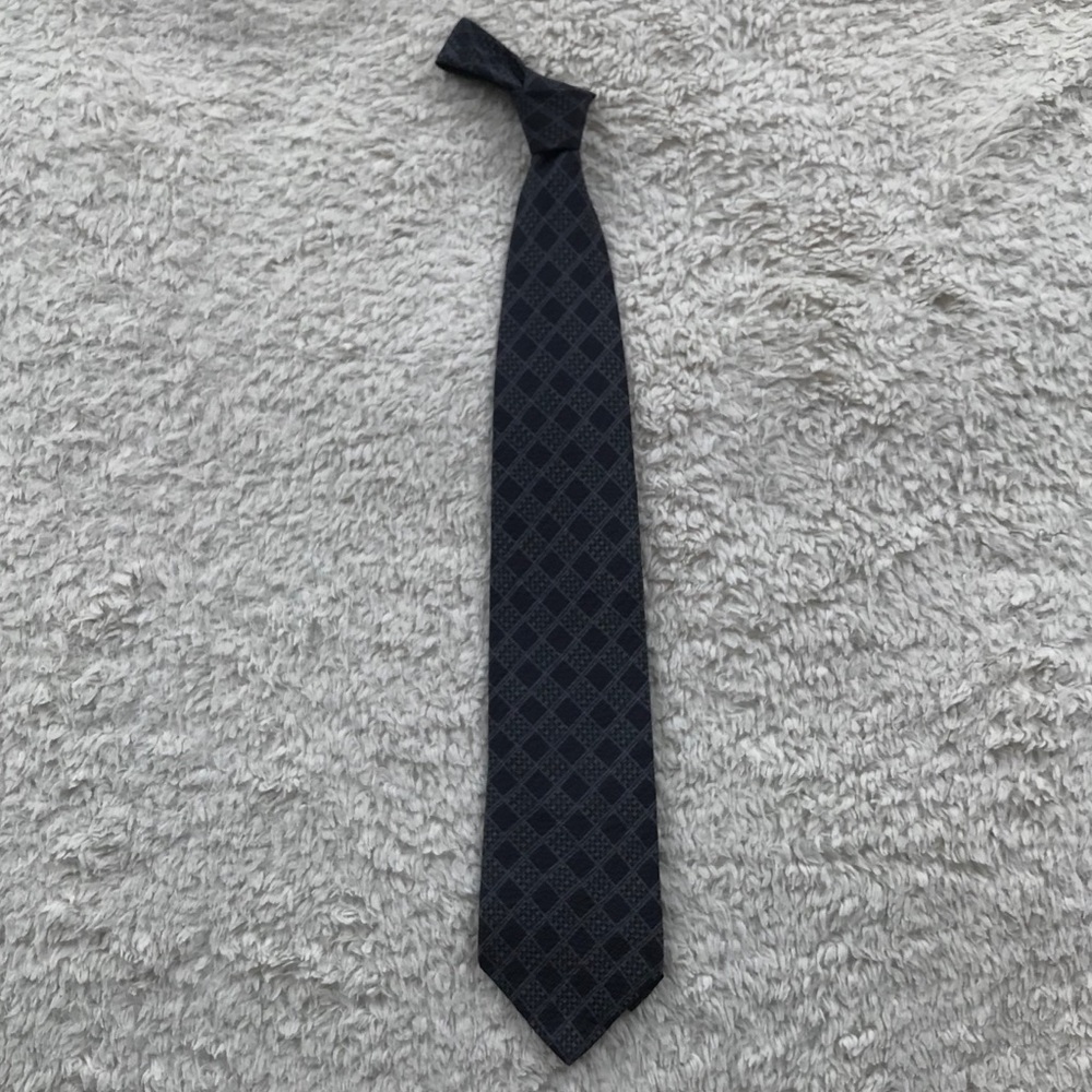 Calvin Klein 100% Silk Dusty Purple Patterned Tie